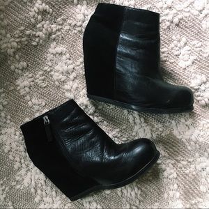 Dolce Vita DV Heidi Ankle Leather/Suede Wedge